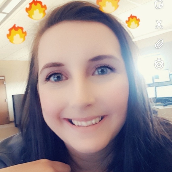 Meet your Posher, Kaycee - Picture 2 of 5